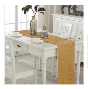 🆕️⭐Gold Sequined Table Runner⭐🆕️ NWT